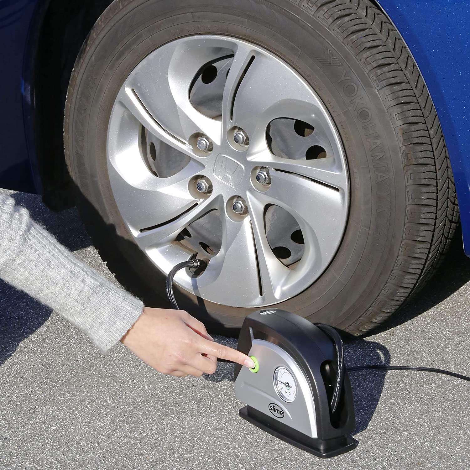 Tire Inflator With Gauge And Light