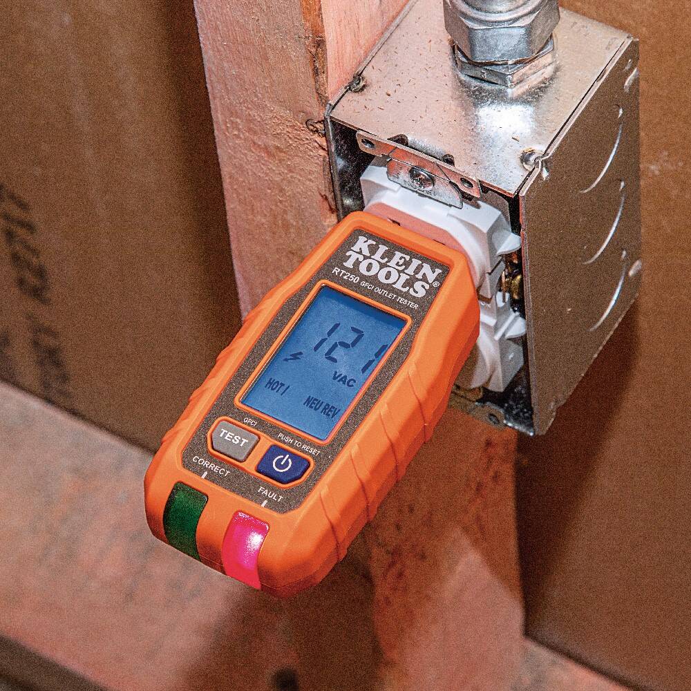 GFCI Receptacle Tester with LCD 4 GFCI Receptacle Tester with LCD
