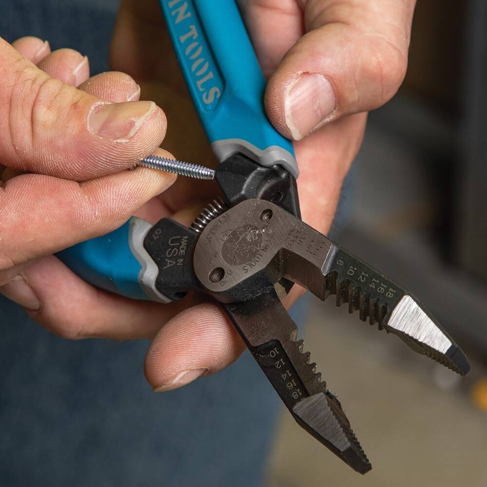 Klein-Kurve® Wire Stripper Heavy Duty Steel 8-20 AWG 3 Klein-Kurve® Wire Stripper Heavy Duty Steel 8-20 AWG